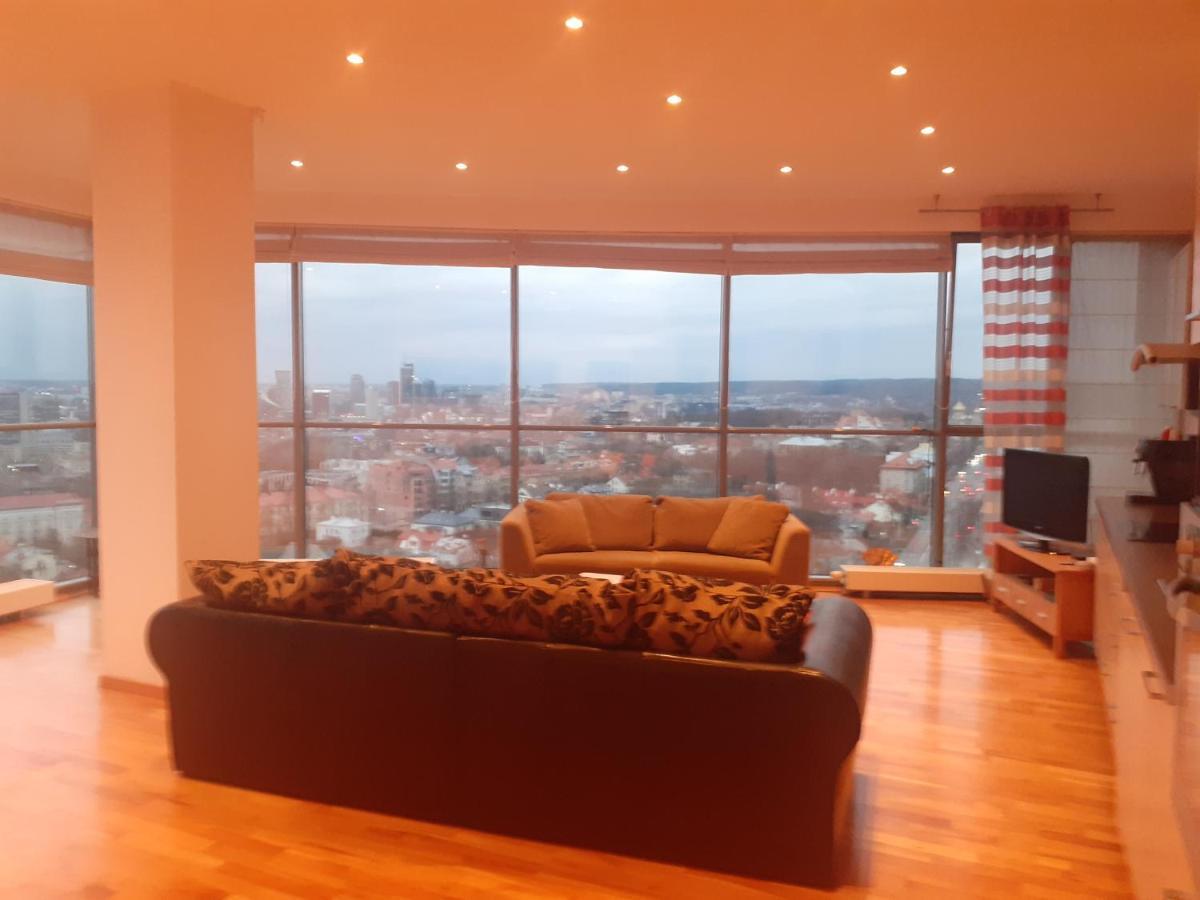 Luxury Apartment In Skyscraper Вильнюс Экстерьер фото