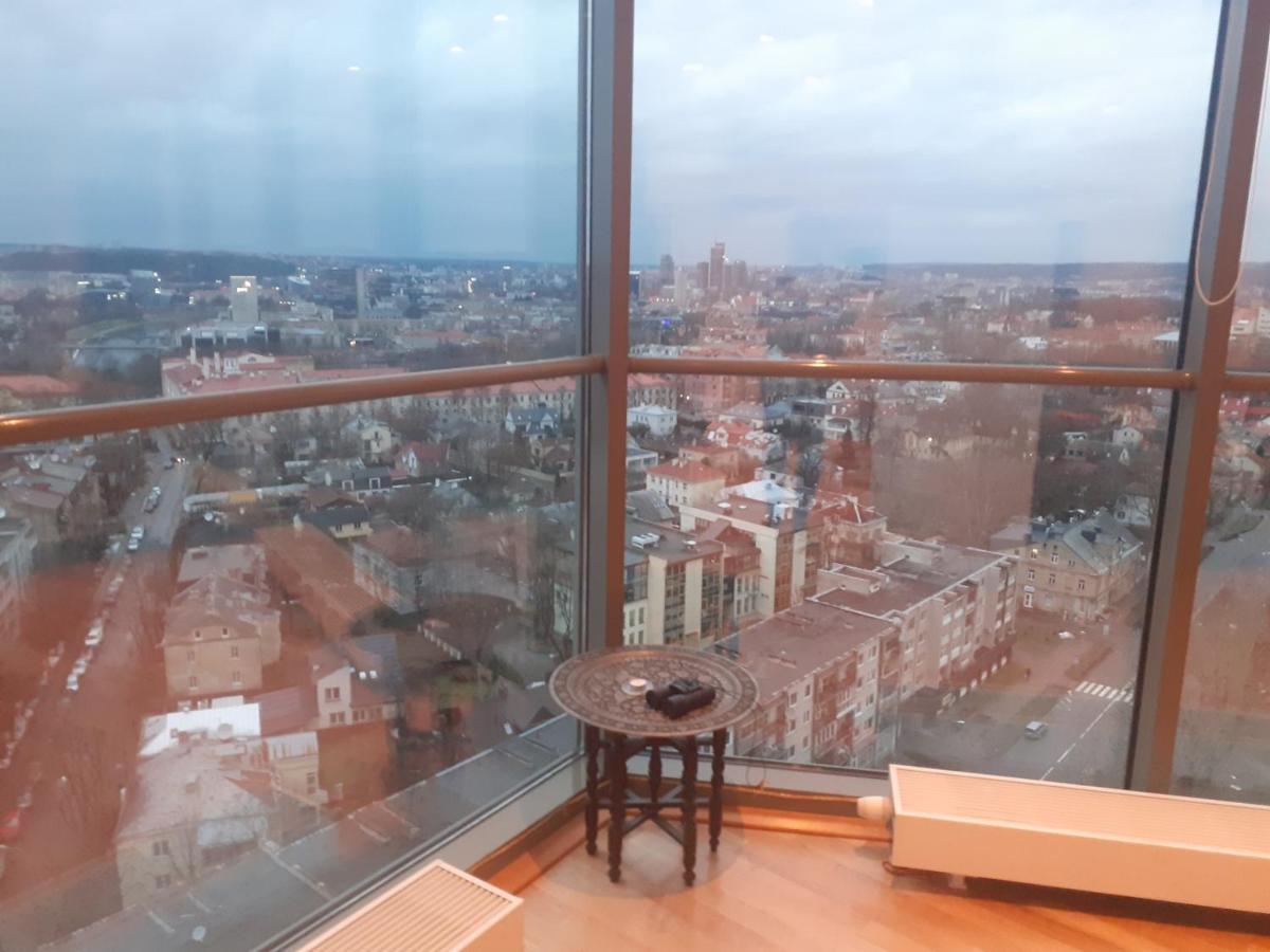 Luxury Apartment In Skyscraper Вильнюс Экстерьер фото