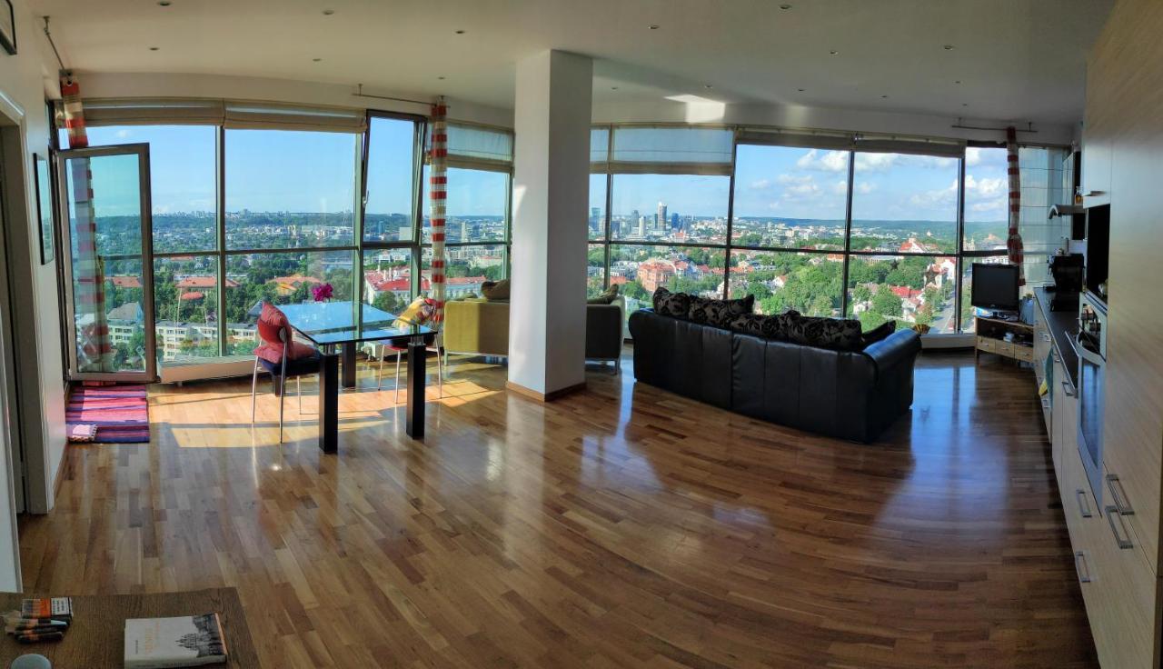 Luxury Apartment In Skyscraper Вильнюс Экстерьер фото