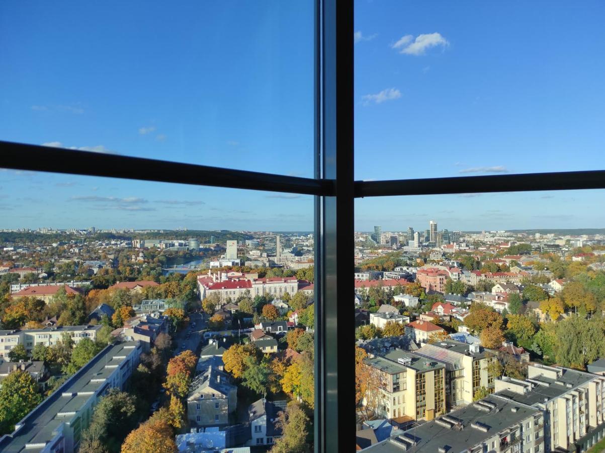 Luxury Apartment In Skyscraper Вильнюс Экстерьер фото