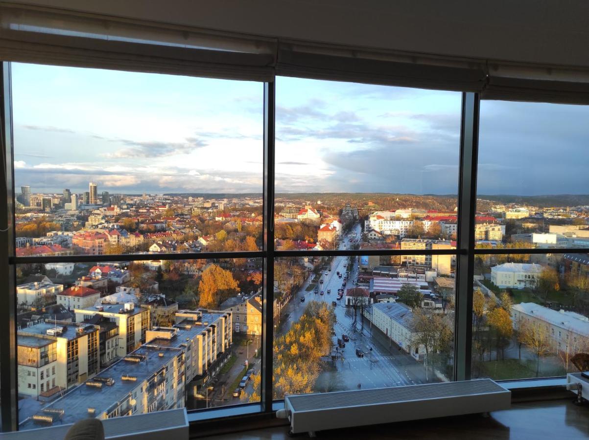 Luxury Apartment In Skyscraper Вильнюс Экстерьер фото