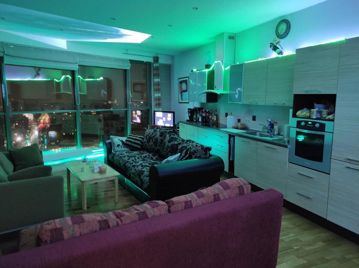 Luxury Apartment In Skyscraper Вильнюс Экстерьер фото
