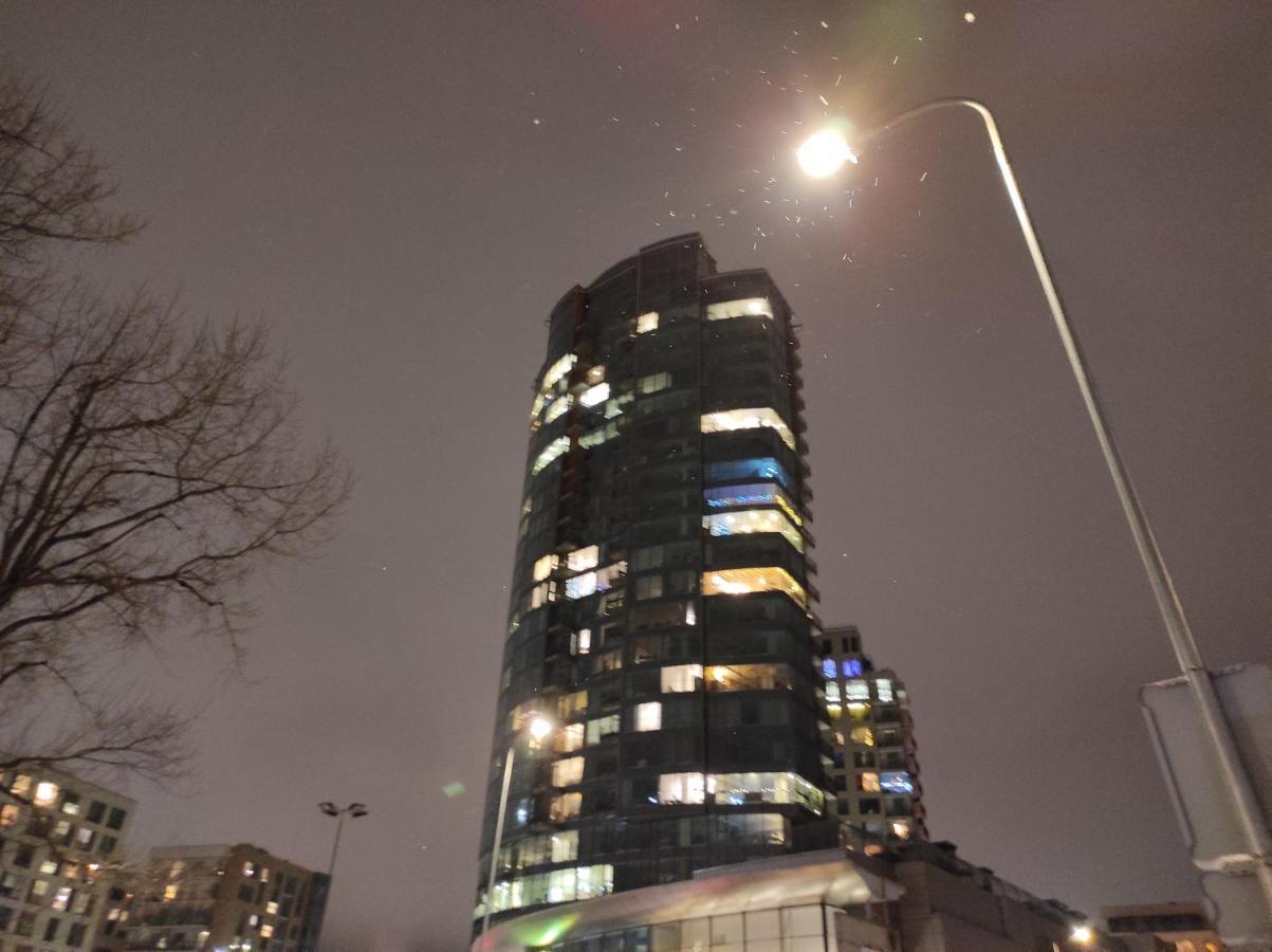Luxury Apartment In Skyscraper Вильнюс Экстерьер фото