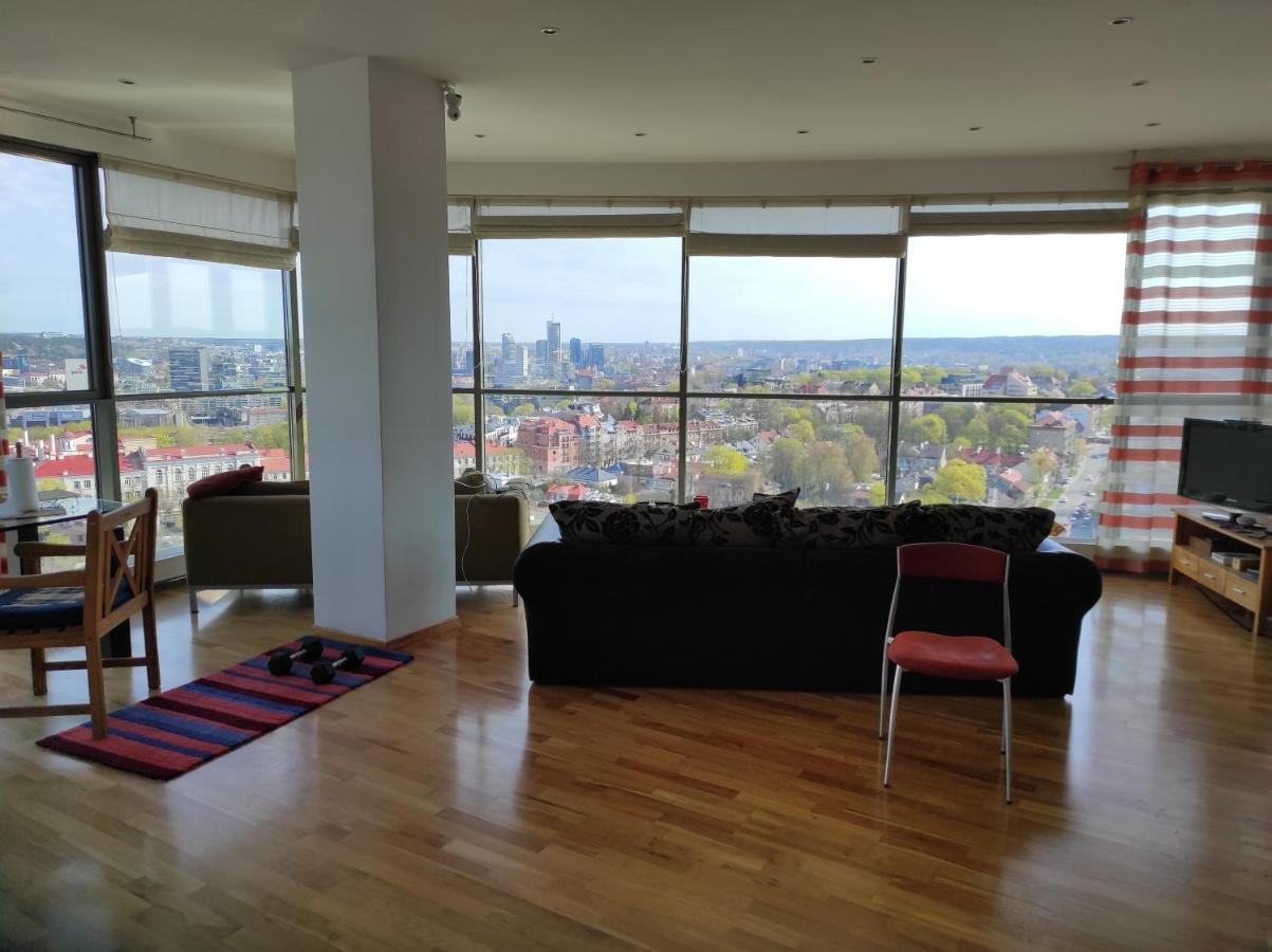 Luxury Apartment In Skyscraper Вильнюс Экстерьер фото