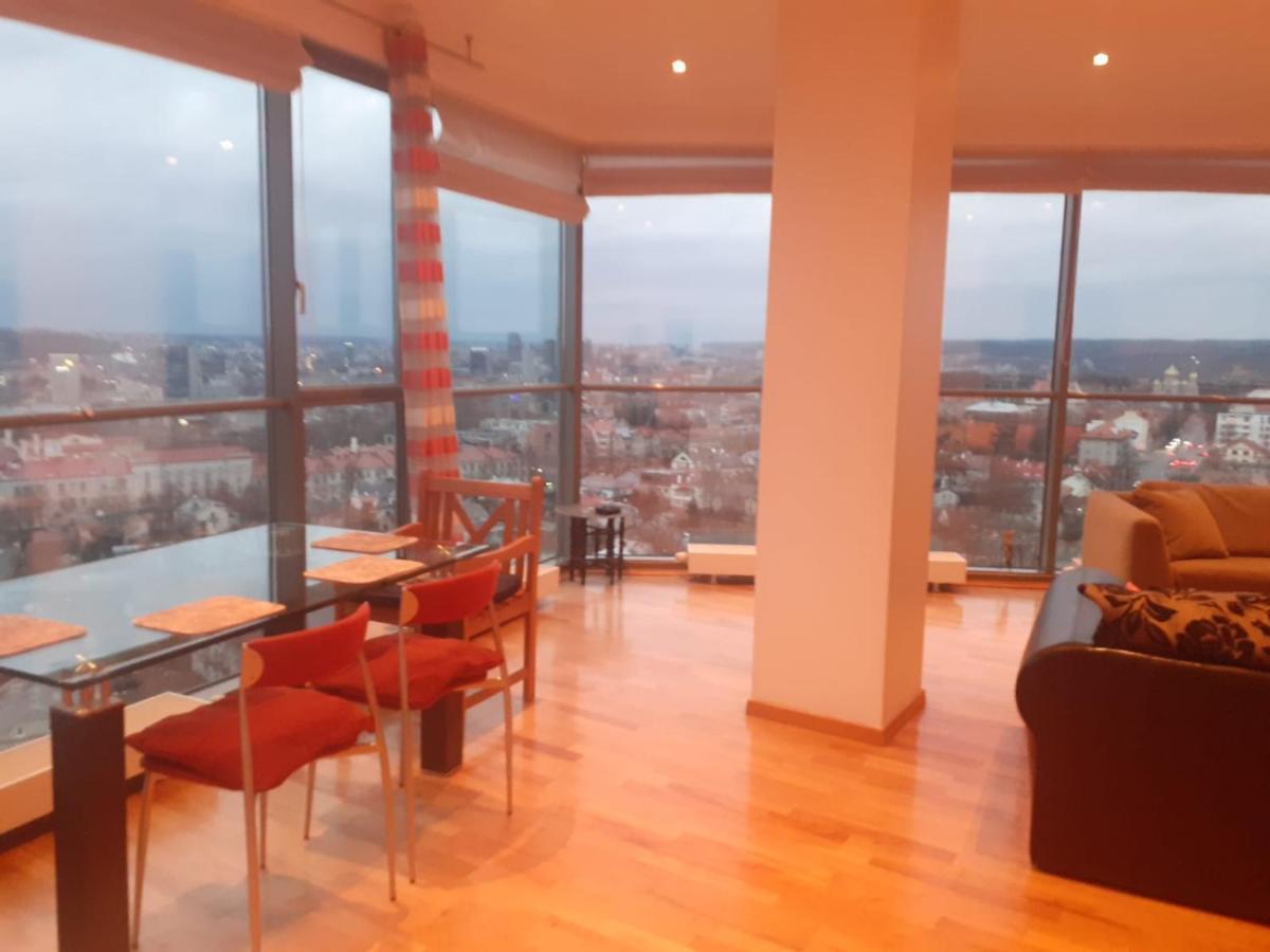 Luxury Apartment In Skyscraper Вильнюс Экстерьер фото